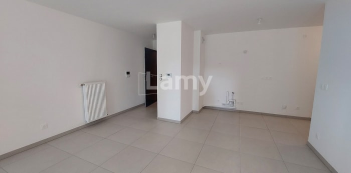 Image 3 sur 9 - Appartement  ·  Location · Bourg En Bresse (01000) · 2 pièces · 48m²
