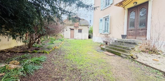 Image 9 sur 9 - Appartement  ·  Location · Villefranche Sur Saone (69400) · 5 pièces · 111m²