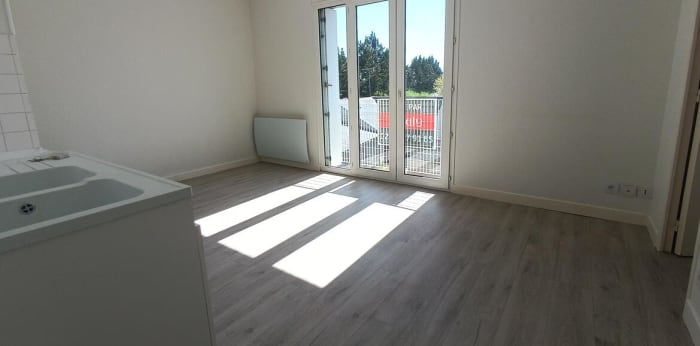 Image 2 sur 8 - Appartement  ·  Location · Tours (37000) · 2 pièces · 34m²