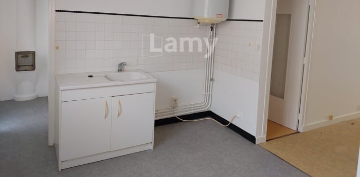 Image 2 sur 5 - Appartement  ·  Location · Chalon Sur Saone (71100) · 2 pièces · 42m²