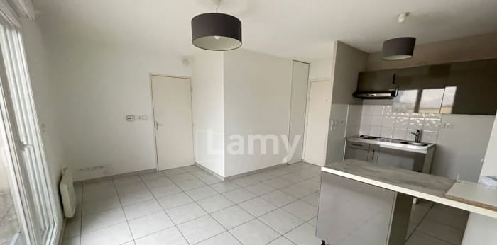 Image 1 sur 9 - Appartement  ·  Location · Villefranche Sur Saone (69400) · 2 pièces · 40m²