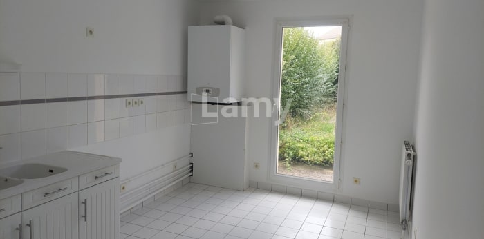 Image 1 sur 7 - Maison/villa  ·  Location · St Remy (71100) · 4 pièces · 90m²