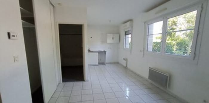 Image 2 sur 4 - Appartement  ·  Location · Cambrai (59400) · 1 pièce · 30m²