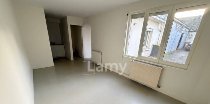Image 2 sur 8 - Appartement  ·  Location · Villefranche Sur Saone (69400) · 2 pièces · 42m²