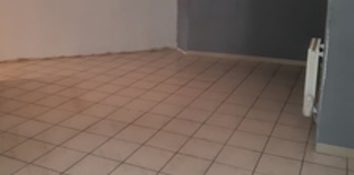 Image 8 sur 9 - Local  ·  Location · Sens (89100) · 182m²