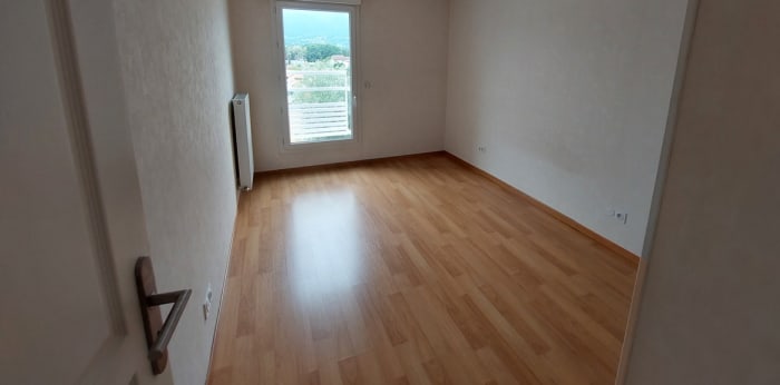 Image 6 sur 9 - Appartement  ·  Location · Domene (38420) · 2 pièces · 48m²