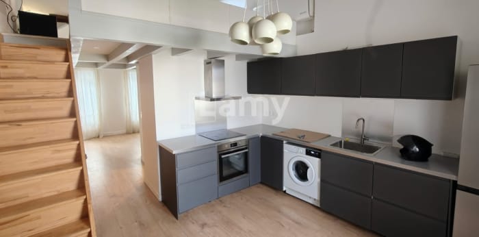 Image 1 sur 7 - Appartement  ·  Location · Paris (75018) · 1 pièce · 33m²