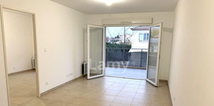 Image 3 sur 10 - Appartement  ·  Location · Arles (13200) · 2 pièces · 41m²