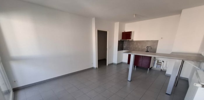 Image 3 sur 9 - Appartement  ·  Location · Marseille 03 (13003) · 2 pièces · 38m²