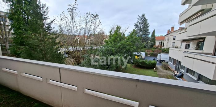 Image 8 sur 10 - Appartement  ·  Location · Chamalieres (63400) · 4 pièces · 93m²