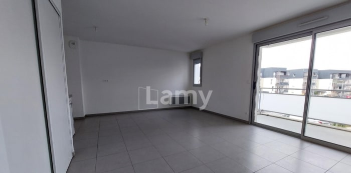 Image 1 sur 7 - Appartement  ·  Location · Bezannes (51430) · 1 pièce · 35m²