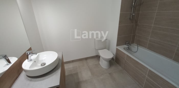 Image 5 sur 7 - Appartement  ·  Location · Clermont Ferrand (63100) · 2 pièces · 38m²