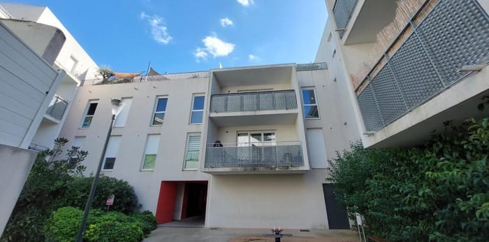 Image 4 sur 5 - Parking/box  ·  Location · Castelnau Le Lez (34170) · 12m²