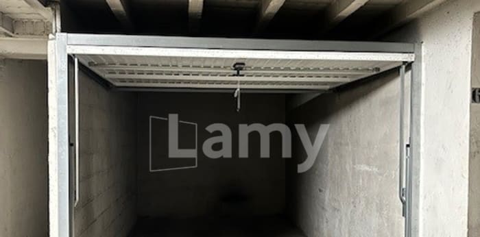 Image 4 sur 4 - Parking/box  ·  Location · Paris (75018) · 1m²