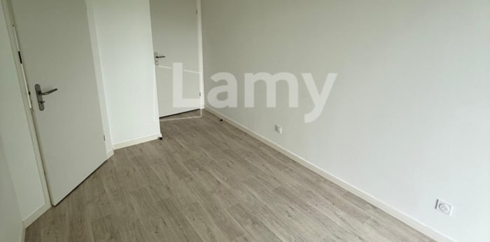 Image 7 sur 14 - Appartement  ·  Location · Talence (33400) · 4 pièces · 84m²