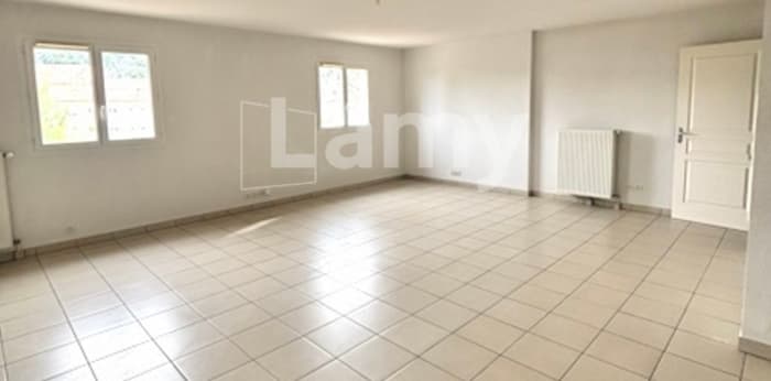 Image 4 sur 14 - Maison/villa  ·  Location · Roquebrune Sur Argens (83520) · 5 pièces · 117m²