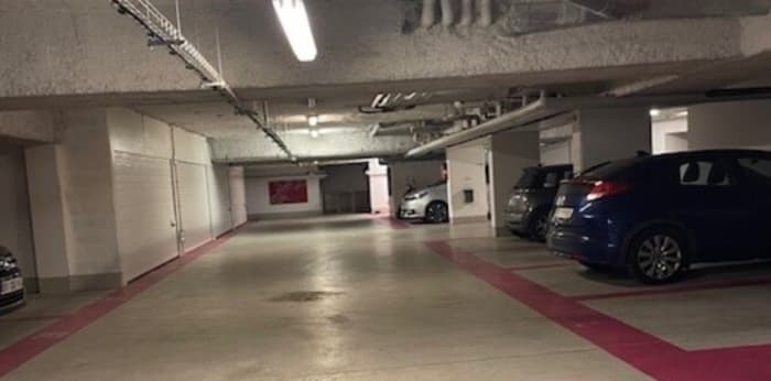 Image 3 sur 5 - Parking/box  ·  Location · Paris (75017) · 1m²