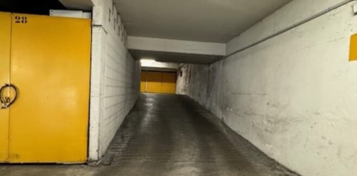 Image 4 sur 6 - Parking/box  ·  Location · Paris (75012) · 12m²