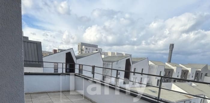 Image 2 sur 4 - Appartement  ·  Location · Bordeaux (33300) · 3 pièces · 69m²