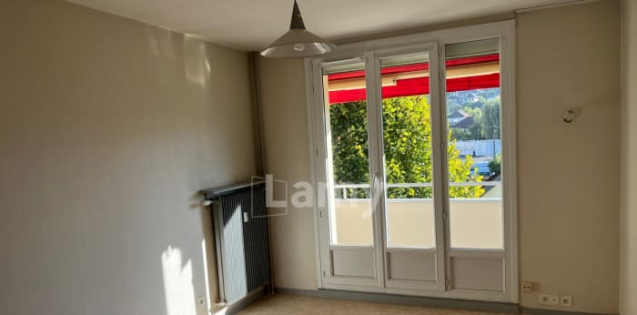 Image 5 sur 11 - Appartement  ·  Location · Lons Le Saunier (39000) · 3 pièces · 57m²