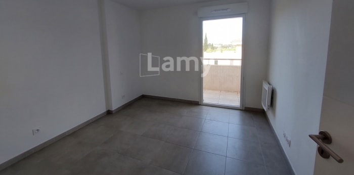 Image 12 sur 16 - Appartement  ·  Location · Nimes (30000) · 3 pièces · 67m²