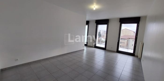 Image 2 sur 9 - Appartement  ·  Location · Grenoble (38000) · 3 pièces · 67m²