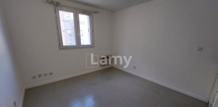 Image 4 sur 9 - Appartement  ·  Location · Grenoble (38000) · 1 pièce · 17m²