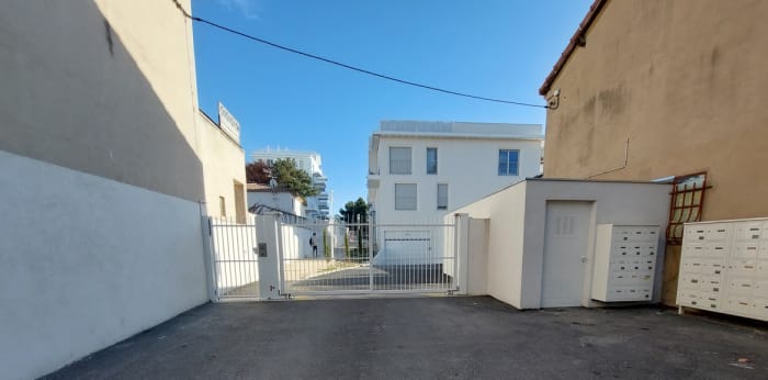 Image 3 sur 10 - Parking/box  ·  Location · Marseille (13009) · 15m²