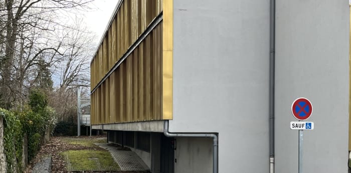 Image 1 sur 2 - Parking/box  ·  Location · Lons Le Saunier (39000) · 12m²