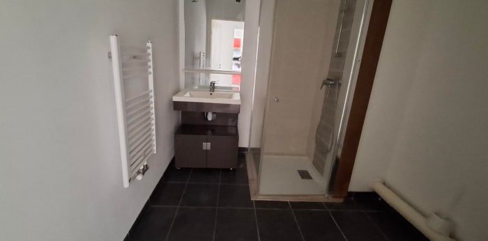 Image 3 sur 9 - Appartement  ·  Location · Marseille 03 (13003) · 2 pièces · 42m²