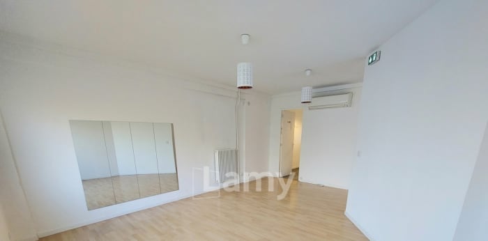 Image 7 sur 9 - Local  ·  Location · Aix En Provence (13100) · 60m²