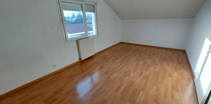 Image 8 sur 12 - Appartement  ·  Location · St Nazaire Les Eymes (38330) · 4 pièces · 96m²