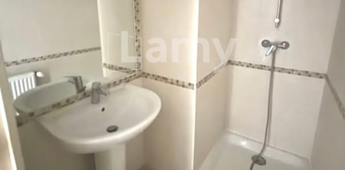 Image 13 sur 14 - Maison/villa  ·  Location · Roquebrune Sur Argens (83520) · 5 pièces · 117m²