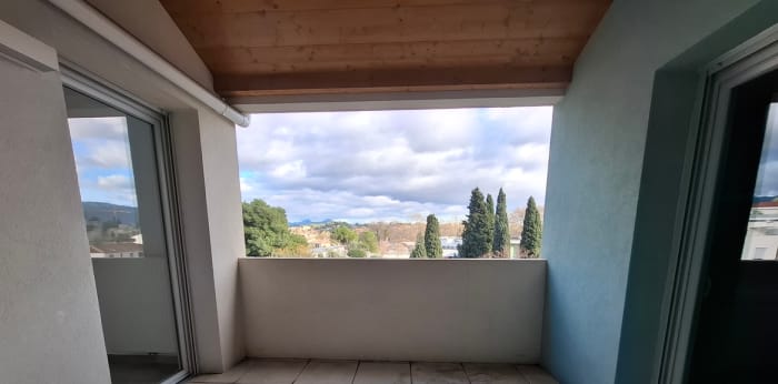 Image 1 sur 13 - Appartement  ·  Location · Marseille (13011) · 3 pièces · 65m²