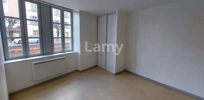 Image 2 sur 6 - Appartement  ·  Location · Issoire (63500) · 1 pièce · 23m²
