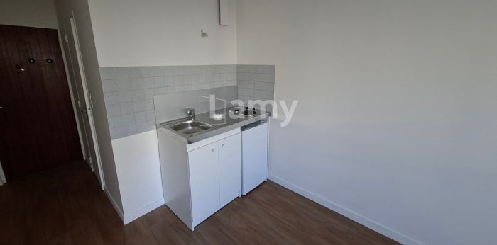 Image 3 sur 6 - Appartement  ·  Location · Clermont Ferrand (63000) · 1 pièce · 18m²