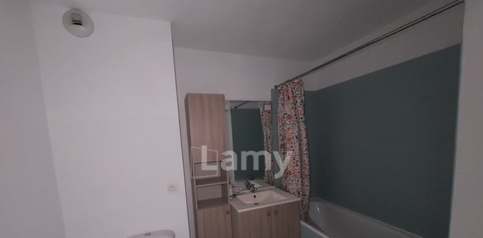 Image 8 sur 10 - Appartement  ·  Location · St Saulve (59880) · 2 pièces · 43m²