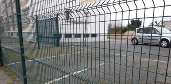 Image 2 sur 5 - Parking/box  ·  Location · Sens (89100)