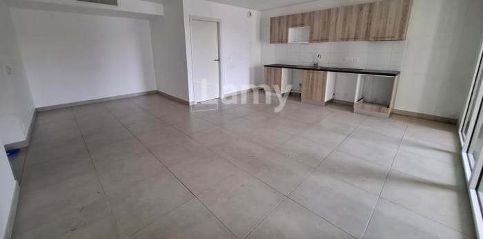 Image 2 sur 11 - Appartement  ·  Location · Marseille (13008) · 3 pièces · 68m²