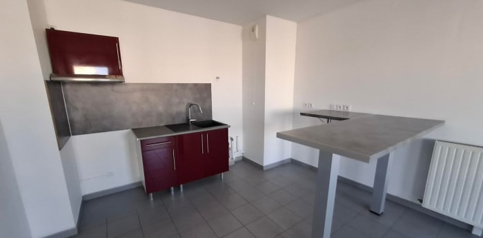 Image 7 sur 9 - Appartement  ·  Location · Marseille 03 (13003) · 2 pièces · 38m²