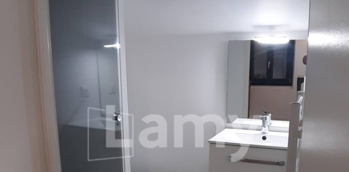 Image 5 sur 11 - Appartement  ·  Location · Decines Charpieu (69150) · 1 pièce · 17m²