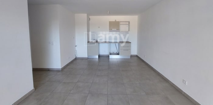 Image 8 sur 16 - Appartement  ·  Location · Nimes (30000) · 3 pièces · 67m²