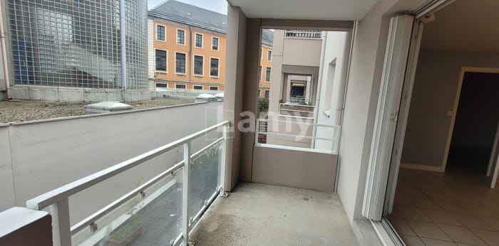 Image 4 sur 11 - Appartement  ·  Location · Chambery (73000) · 2 pièces · 44m²