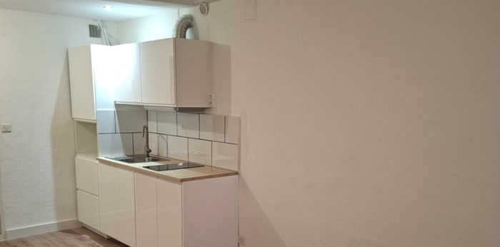 Image 1 sur 2 - Appartement  ·  Location · Aix En Provence (13100) · 1 pièce · 28m²