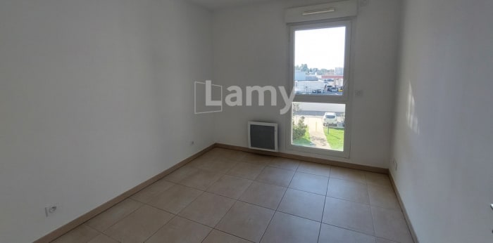 Image 11 sur 18 - Appartement  ·  Location · Arles (13200) · 3 pièces · 59m²
