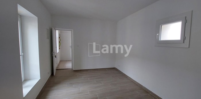 Image 4 sur 8 - Appartement  ·  Location · Ales (30100) · 1 pièce · 16m²