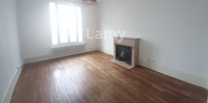 Image 1 sur 10 - Appartement  ·  Location · Chambery (73000) · 2 pièces · 53m²