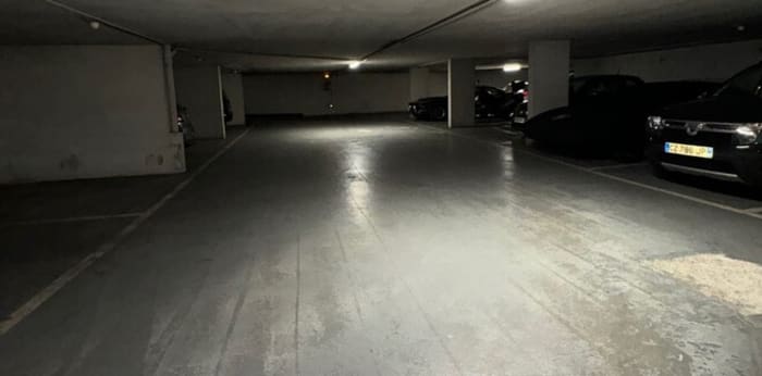 Image 3 sur 4 - Parking/box  ·  Location · Paris (75003) · 12m²