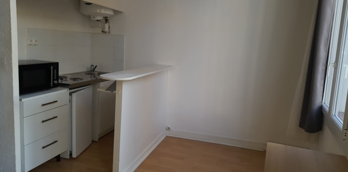 Image 3 sur 7 - Appartement  ·  Location · Aix En Provence (13100) · 1 pièce · 27m²