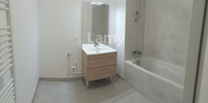 Image 8 sur 10 - Appartement  ·  Location · Vandoeuvre Les Nancy (54500) · 4 pièces · 80m²